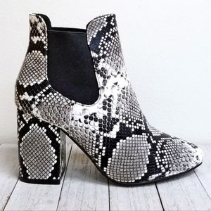 NIYA Black and White Elastic Side Snake Skin Ankle Bootie Size 8.5, Wide Feet 8